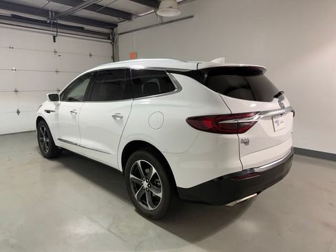 Used 2019 Buick Enclave Essence w/ LPO, Sport Appearance Package FWD image 5