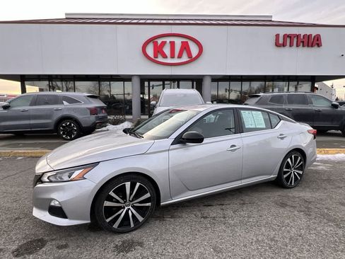 Used 2022 Nissan Altima 2.5 SR image 1