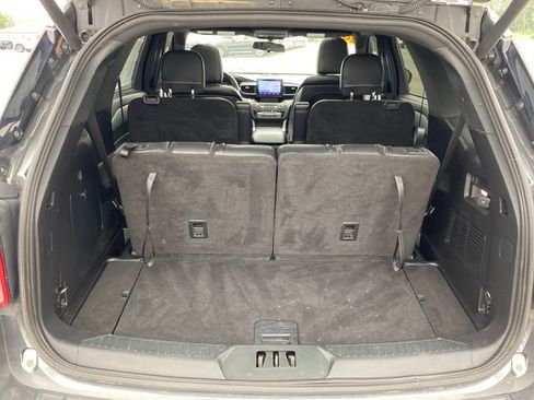 Used 2020 Ford Explorer XLT w/ Equipment Group 202A AWD/4WD image 22