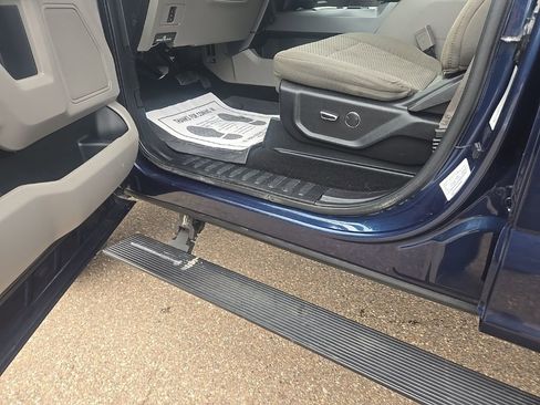 Used 2019 Ford F250 XLT w/ XLT Premium Package image 11