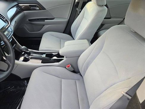 Used 2017 Honda Accord EX image 16