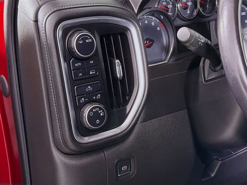 Used 2021 Chevrolet Silverado 1500 LT w/ Bed Protection Package image 12