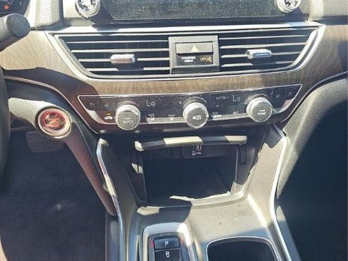 Used 2019 Honda Accord Touring image 6