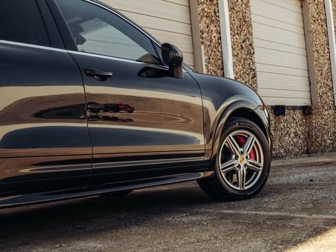Used 2012 Porsche Cayenne Turbo AWD/4WD image 25