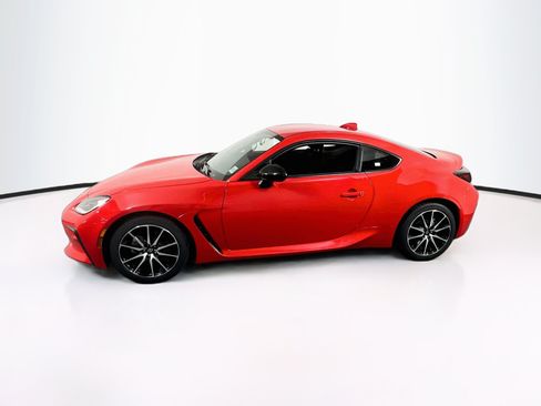Used 2023 Toyota GR86 w/ ALL Weather Mat Package (TMS) RWD image 8