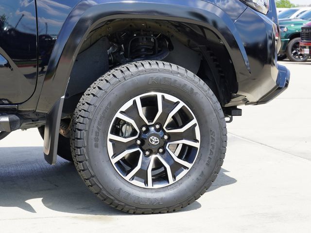 Used 2023 Toyota Tacoma TRD Sport w/ Technology Package AWD/4WD image 15