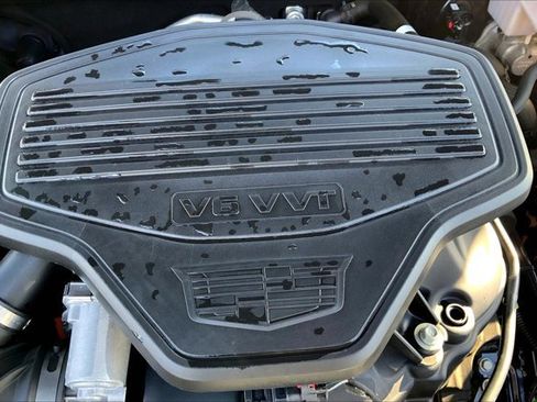 Used 2022 Cadillac XT5 Premium Luxury w/ LPO, Floor Liner Package image 32