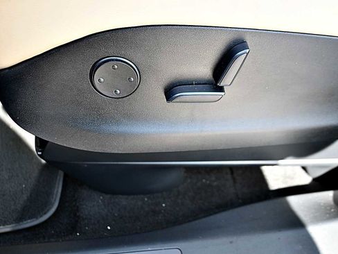 Used 2017 Tesla Model X 75D AWD/4WD image 19