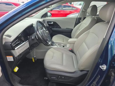 Used 2020 Kia Niro EX Premium FWD image 6