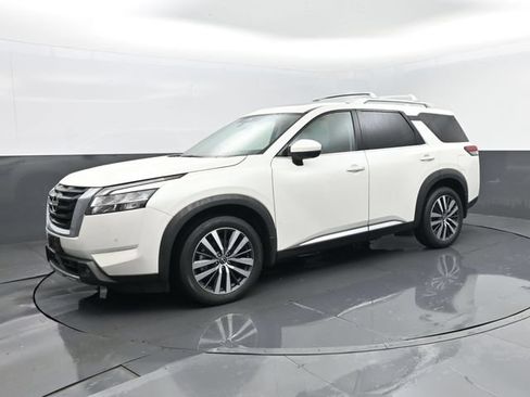 Used 2022 Nissan Pathfinder Platinum w/ Cargo Package AWD/4WD image 1