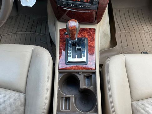 Used 2006 Cadillac SRX w/ Seating Package RWD image 19