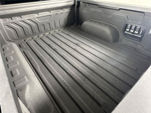 Used 2025 Chevrolet Silverado EV LT AWD/4WD image 14
