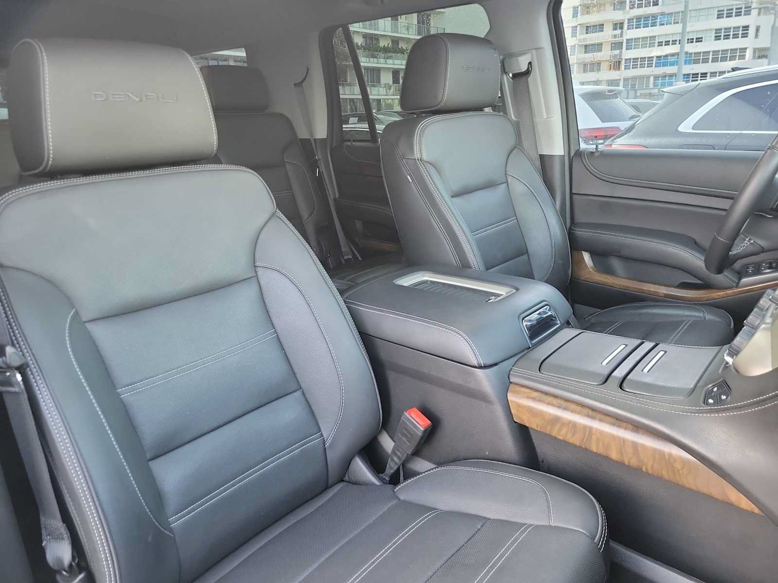 Used 2020 GMC Yukon Denali w/ Denali Ultimate Package RWD image 19
