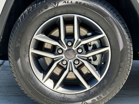 Certified 2021 Jeep Grand Cherokee Limited w/ Luxury Group II image 27