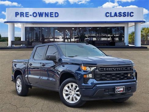 Used 2023 Chevrolet Silverado 1500 Custom image 1
