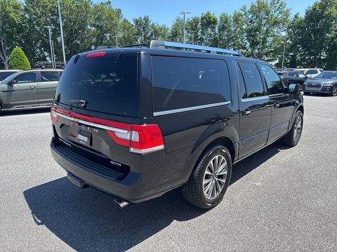 Used 2016 Lincoln Navigator L Select AWD/4WD image 7
