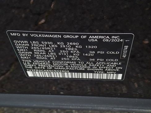 Used 2025 Volkswagen Atlas SEL Premium R-Line AWD/4WD image 25