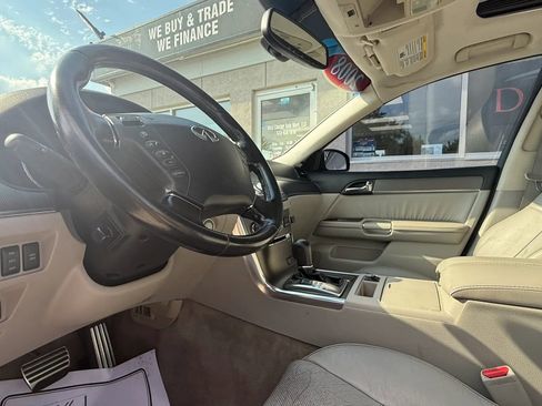 Used 2008 INFINITI M35 w/ Technology Pkg RWD image 10