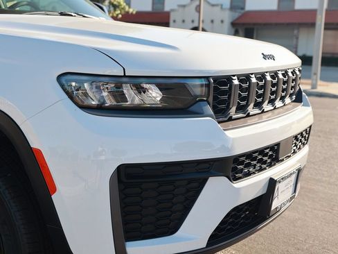 New 2026 Jeep Grand Cherokee L 2WD image 7