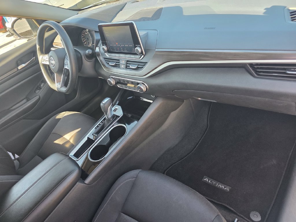 Used 2024 Nissan Altima 2.5 SV FWD image 22