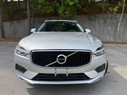 Used 2019 Volvo XC60 T5 Momentum image 2