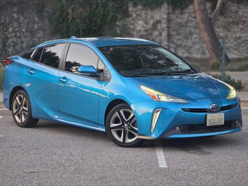 Used 2022 Toyota Prius XLE FWD image 4