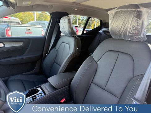 New 2026 Volvo XC40 B5 Ultra w/ Climate Package image 13