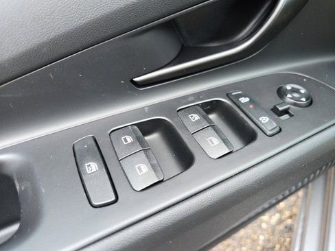 Certified 2025 Hyundai Elantra SEL image 25