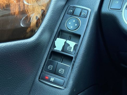 Used 2014 Mercedes-Benz C 250 Sedan image 21