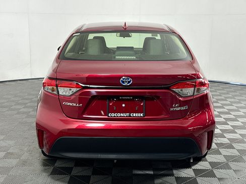 Used 2024 Toyota Corolla LE FWD image 4