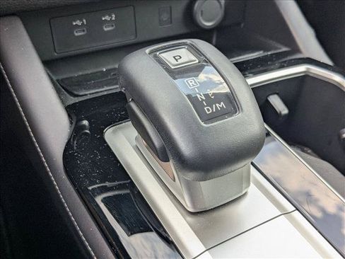 Used 2025 Mitsubishi Outlander SE FWD image 11