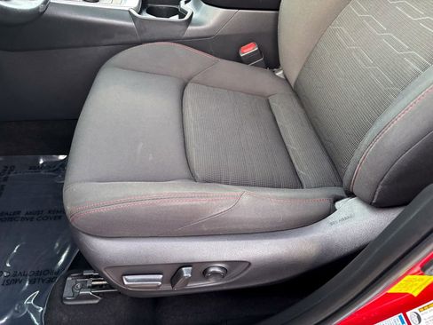 Certified 2021 Toyota RAV4 SE image 18