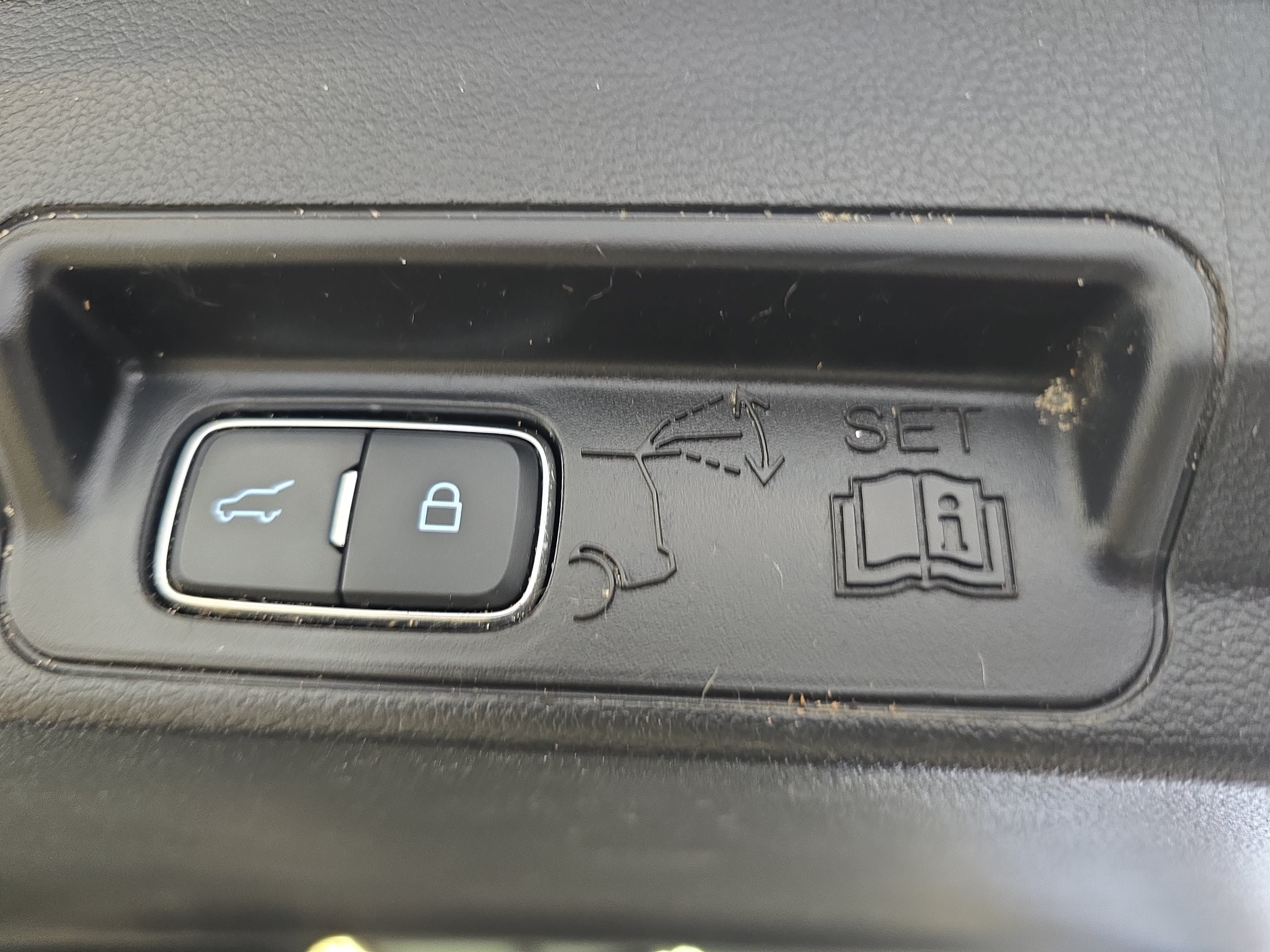Used 2025 Ford Explorer Active w/ Active Comfort Package RWD image 28