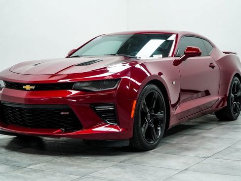 Used 2017 Chevrolet Camaro SS image 8