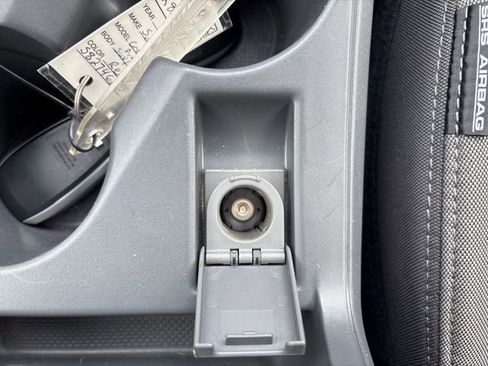 Used 2025 Subaru Crosstrek 2.0i Premium image 36