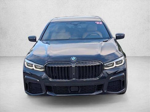 Used 2022 BMW 740i xDrive w/ Autobahn Package image 2