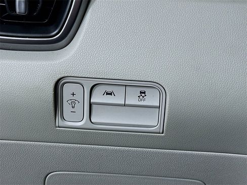 Used 2022 Kia Sorento S image 22