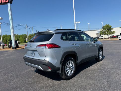 Used 2023 Toyota Corolla Cross LE FWD image 7