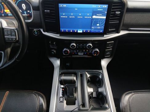 Used 2023 Ford F150 Platinum RWD image 3