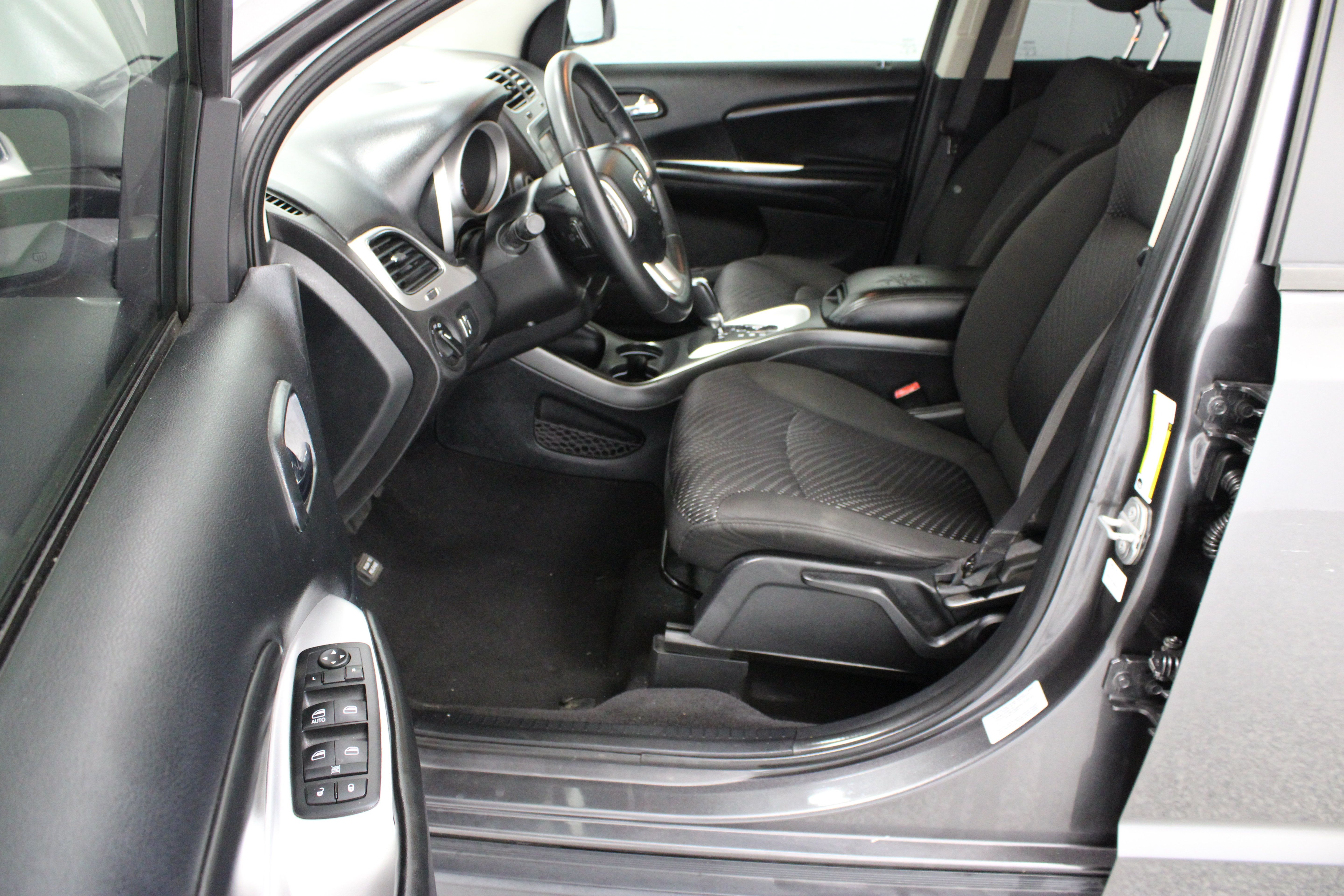 Used 2015 Dodge Journey American Value Package w/ Flexible Seating Group FWD image 14