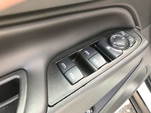 Certified 2024 Chevrolet Equinox LT FWD image 17