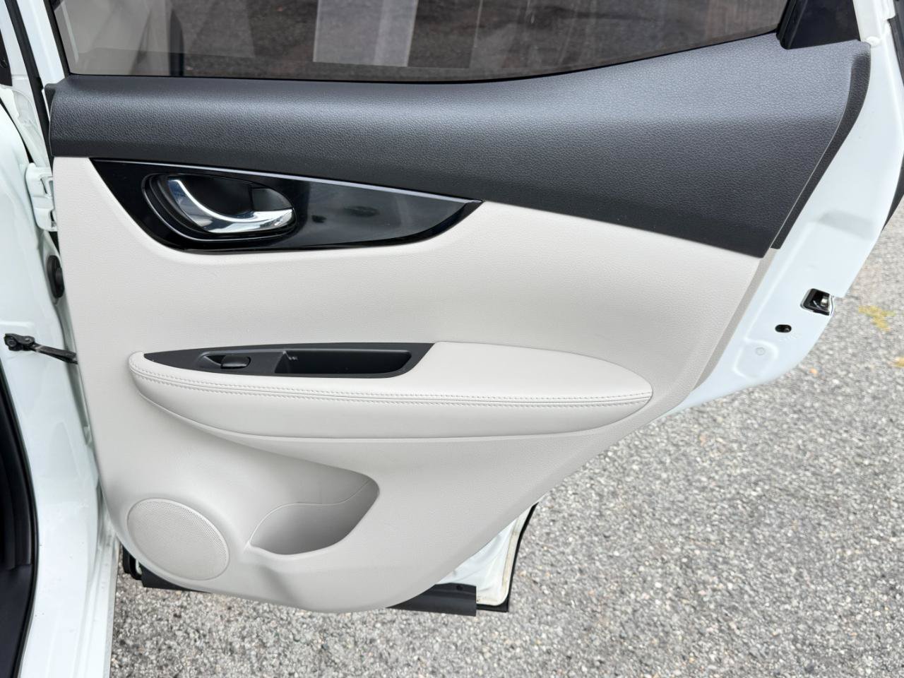 Used 2022 Nissan Rogue Sport SL AWD/4WD image 40
