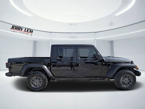 New 2026 Jeep Gladiator Sport AWD/4WD image 2