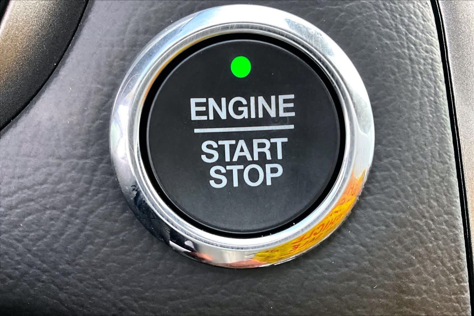 Used 2020 Ford Fusion SE FWD image 32