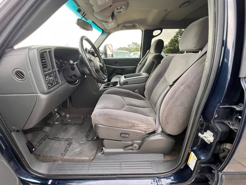 Used 2007 Chevrolet Silverado 2500 LT w/ Heavy-Duty Power Package RWD image 40