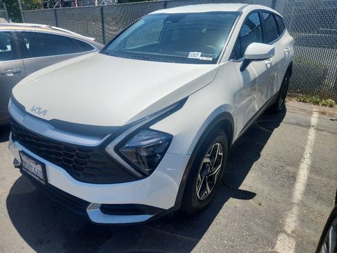 Certified 2023 Kia Sportage LX FWD image 4