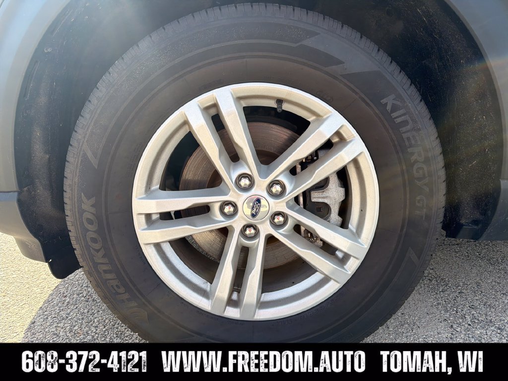 Used 2024 Ford Explorer XLT w/ Equipment Group 202A AWD/4WD image 13