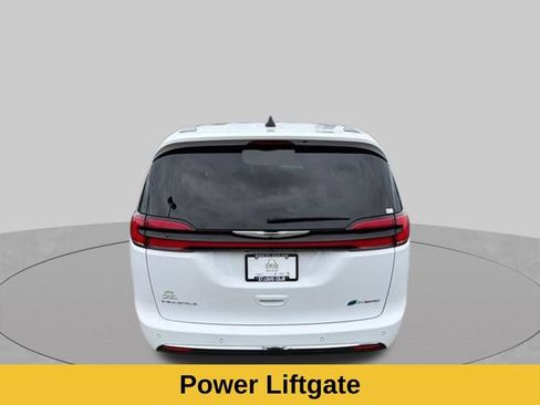 Used 2024 Chrysler Pacifica Limited FWD image 10