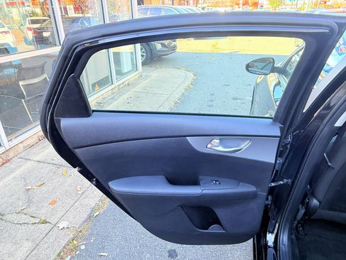 Used 2023 Kia Forte LXS image 28