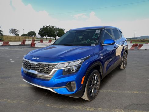 Certified 2023 Kia Seltos LX AWD/4WD image 5